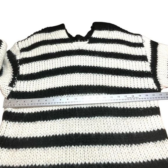 ZARA Black & White Vee Neck Pullover Sweater with Wool & Alpaca US Sz M - Picture 6 of 9